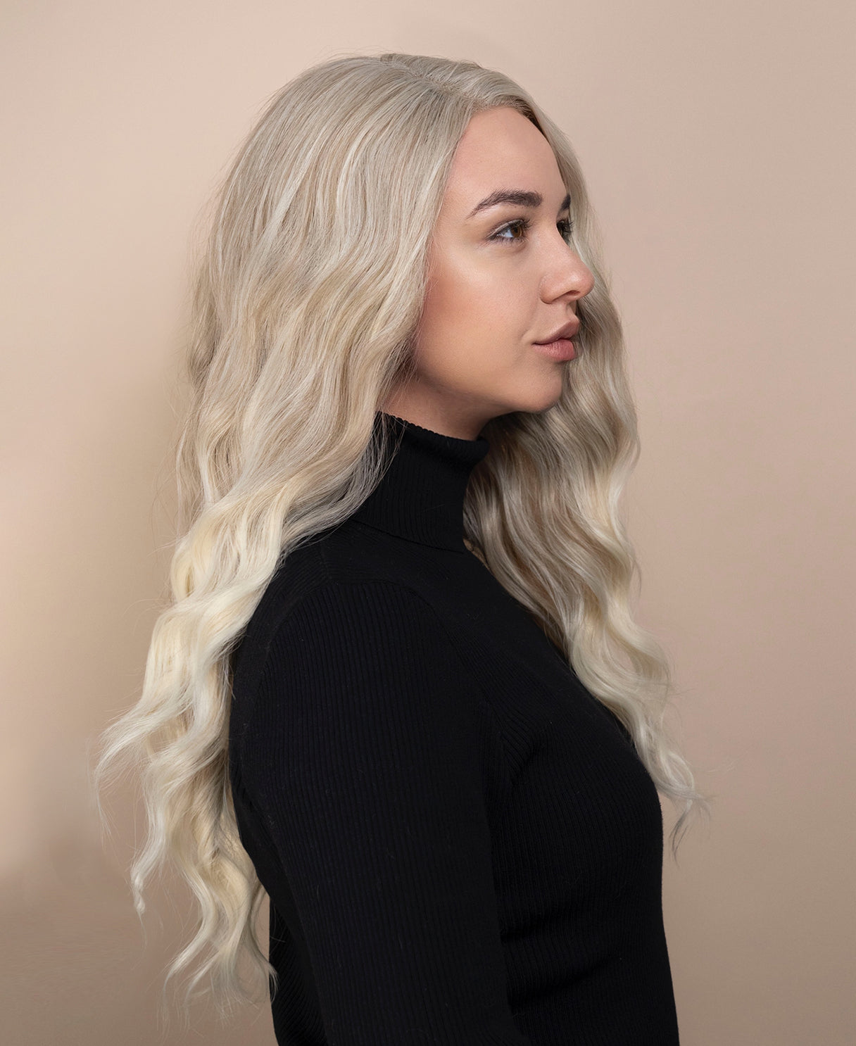 vegan fiber wig - 24" wavy scandinavian balayage.