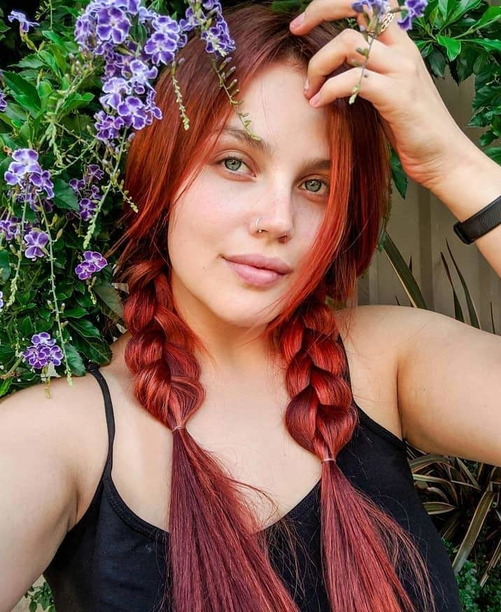 invisible clip-in hair extensions copper.