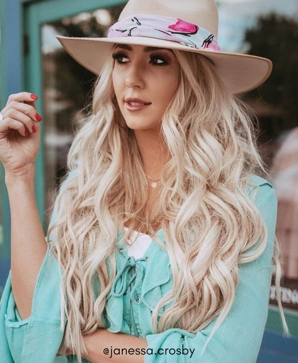 clip-in volumizer platinum blonde.