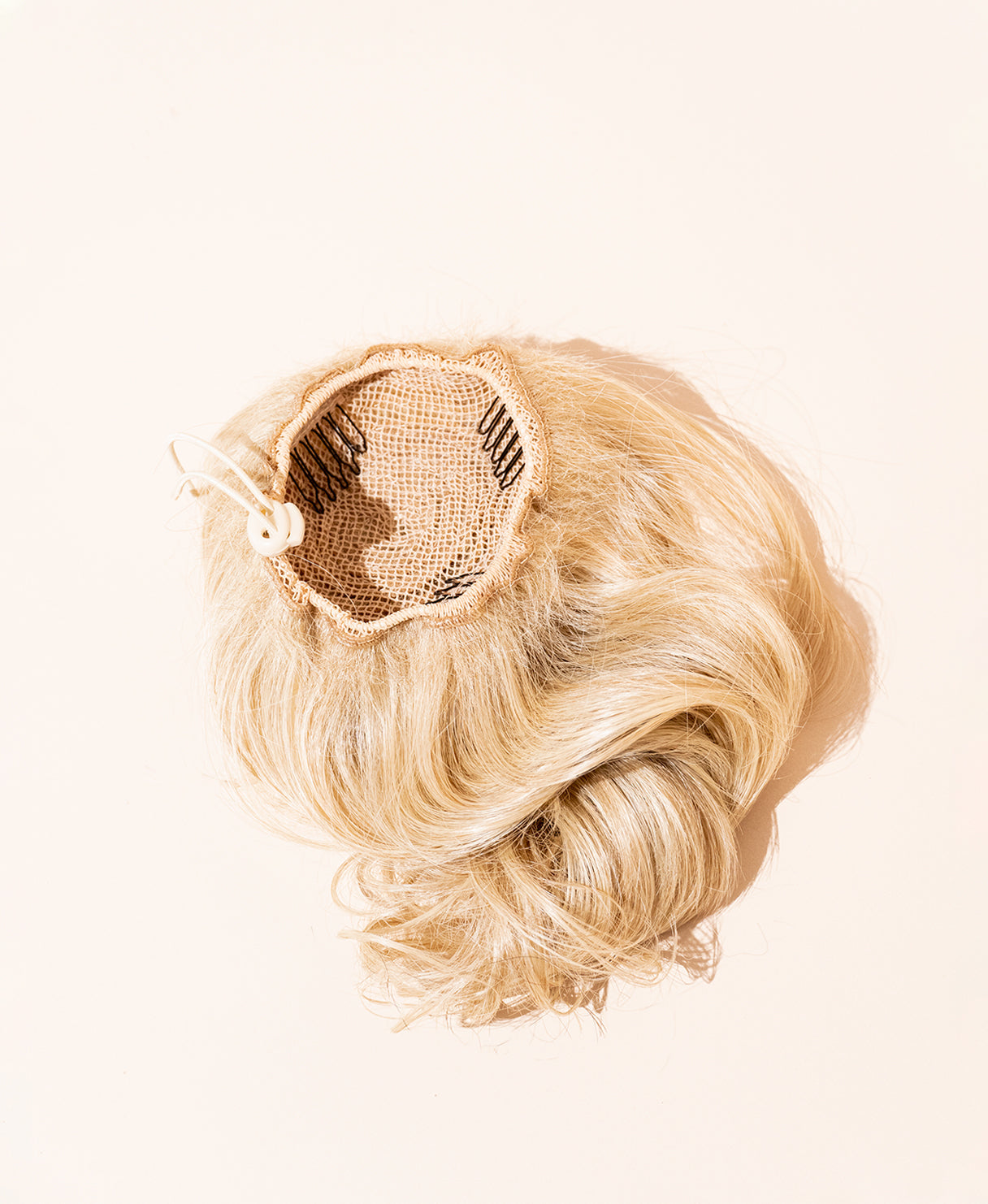 vegan fiber messy bun - champagne.