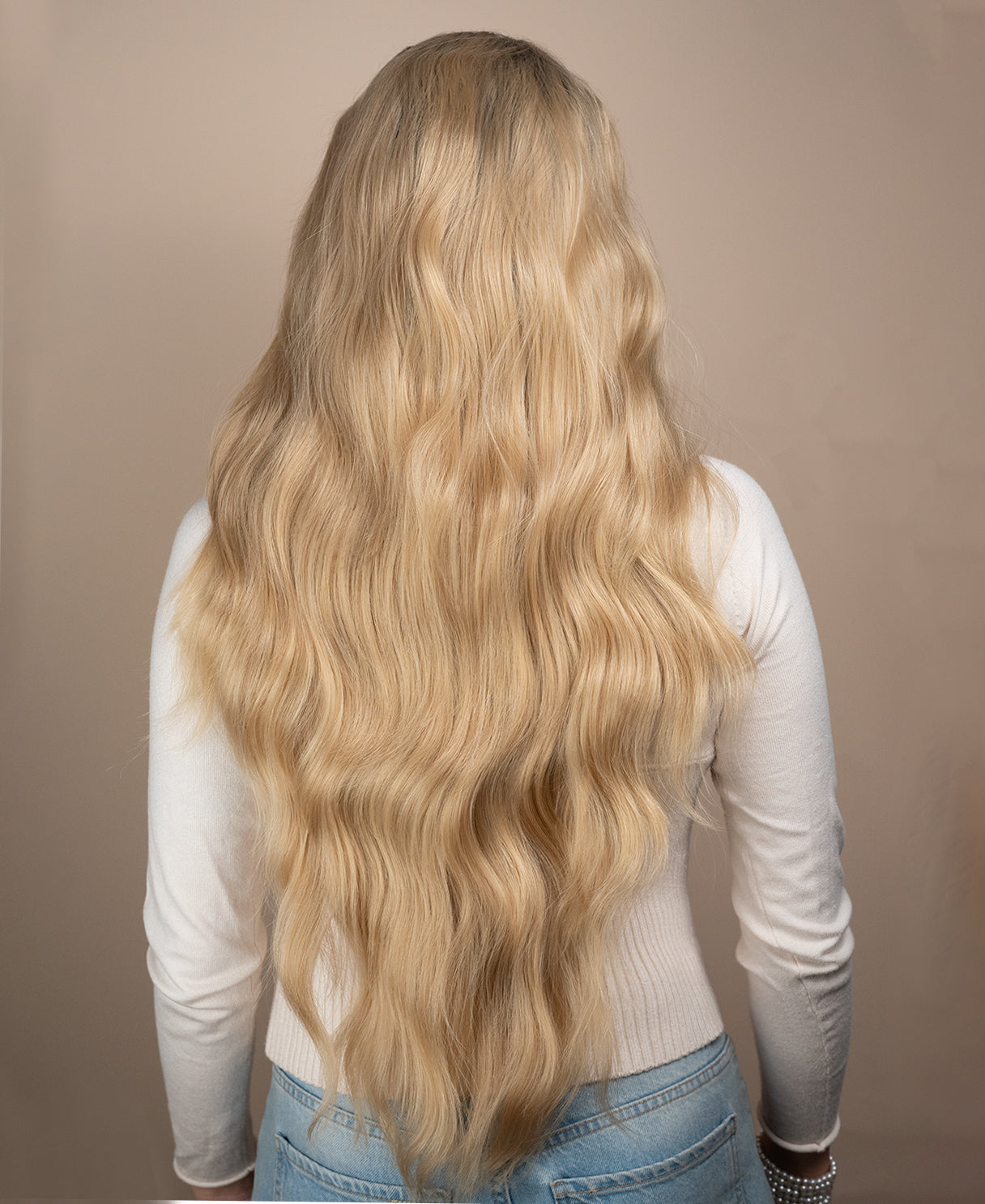 vegan fiber wavy wig - 24" rooted blonde.