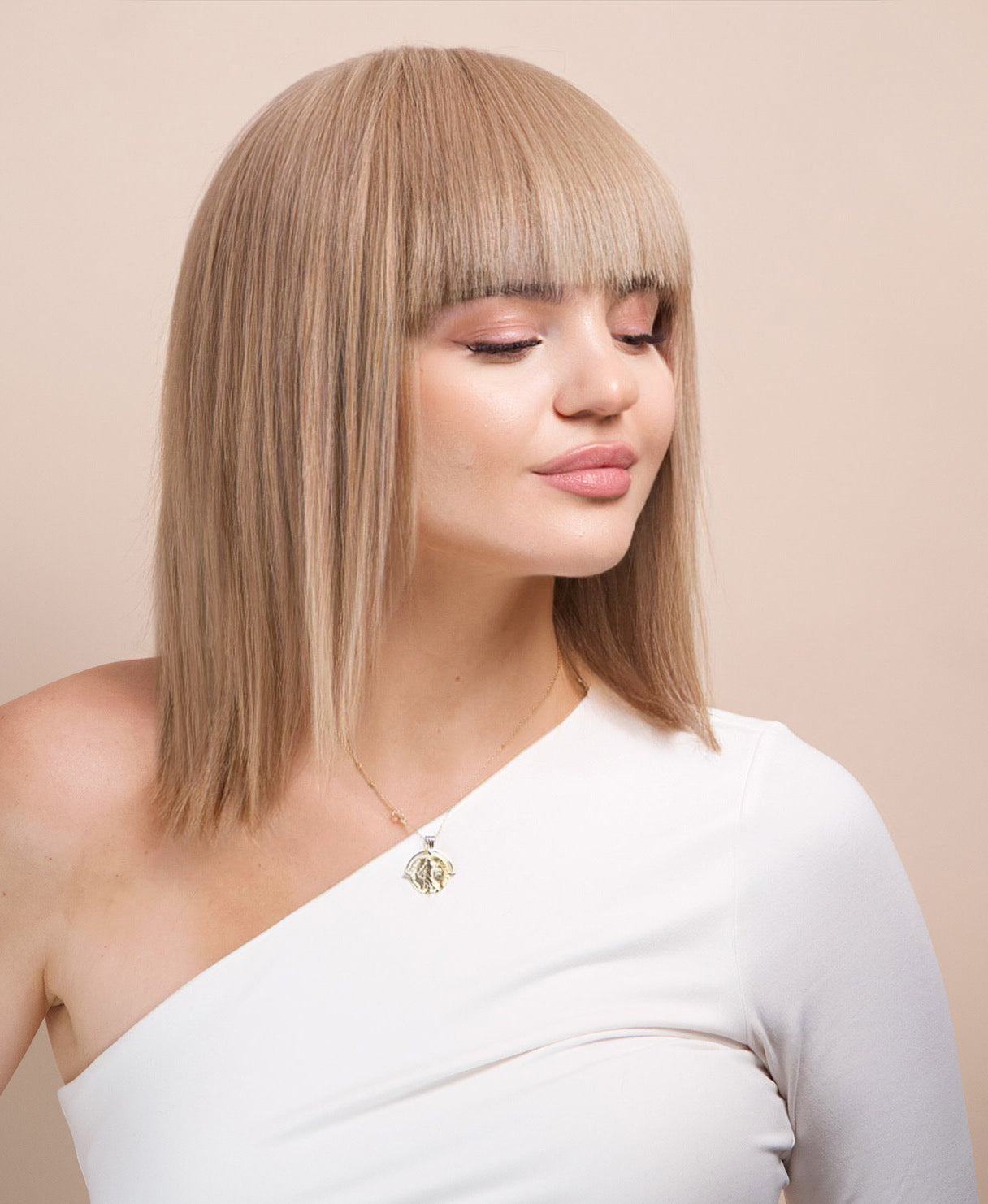 bob wig with fringe - 10" ash blonde.