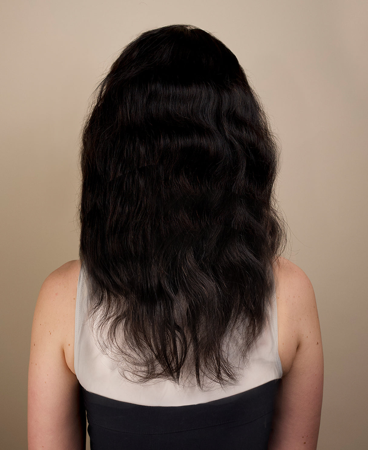 pre-cut full lace wavy human wig - 16" natural black.