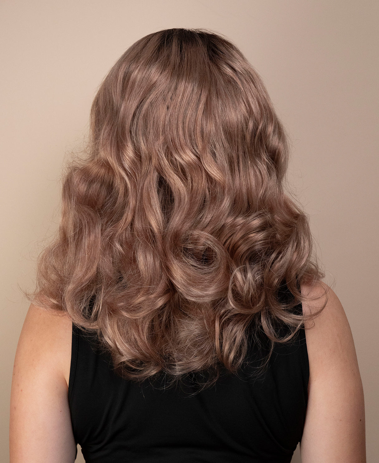 soft curls front lace wig - 14" rooted champagne blonde.