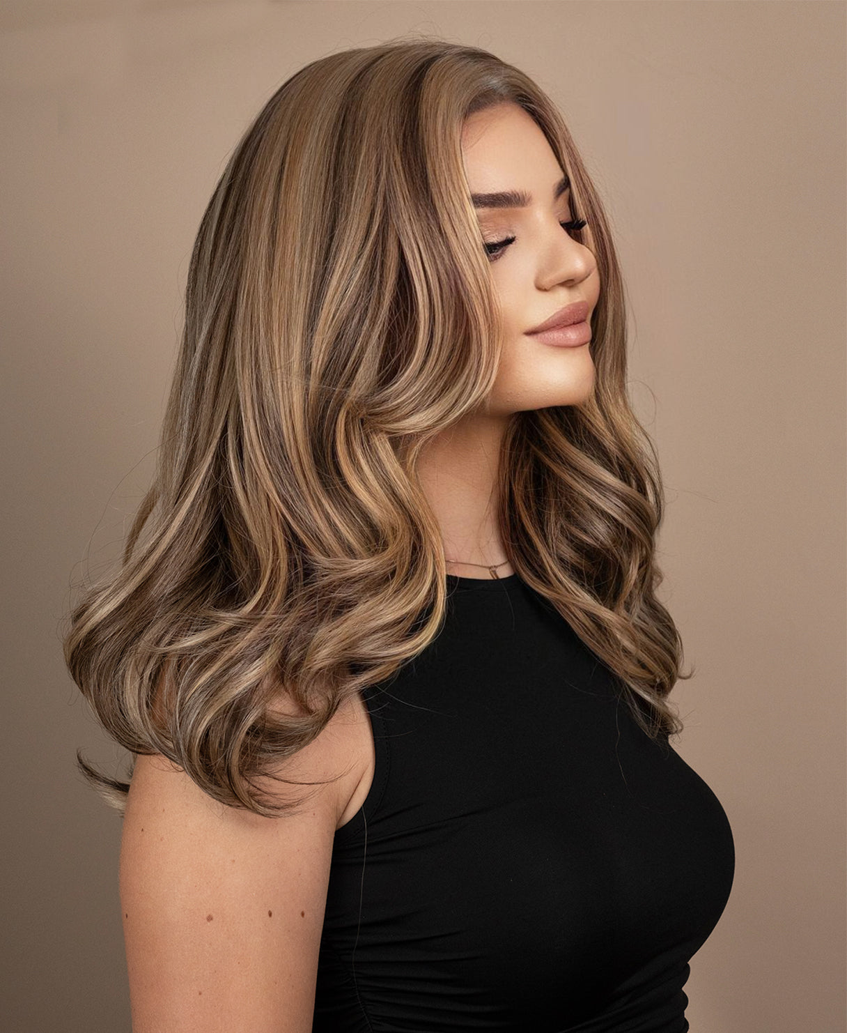 vegan fiber blowout wig - 18" blonde highlights.