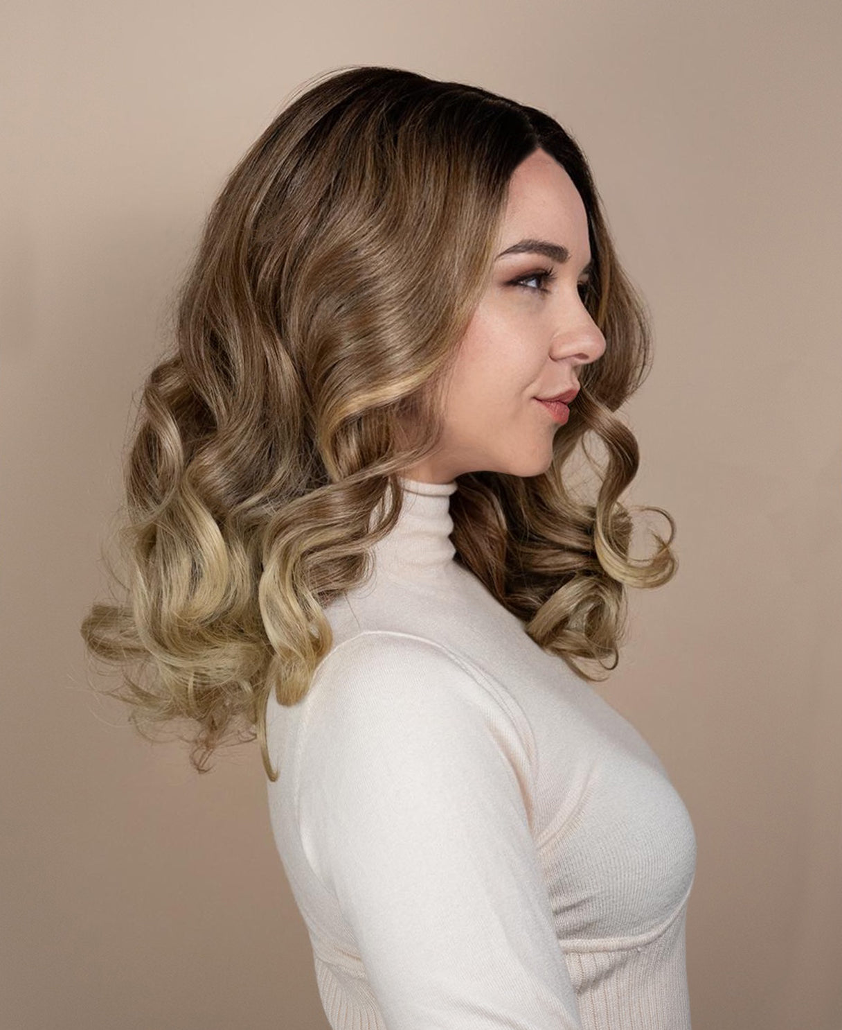 vegan fiber wig with bouncy curls - 15" blonde melt.