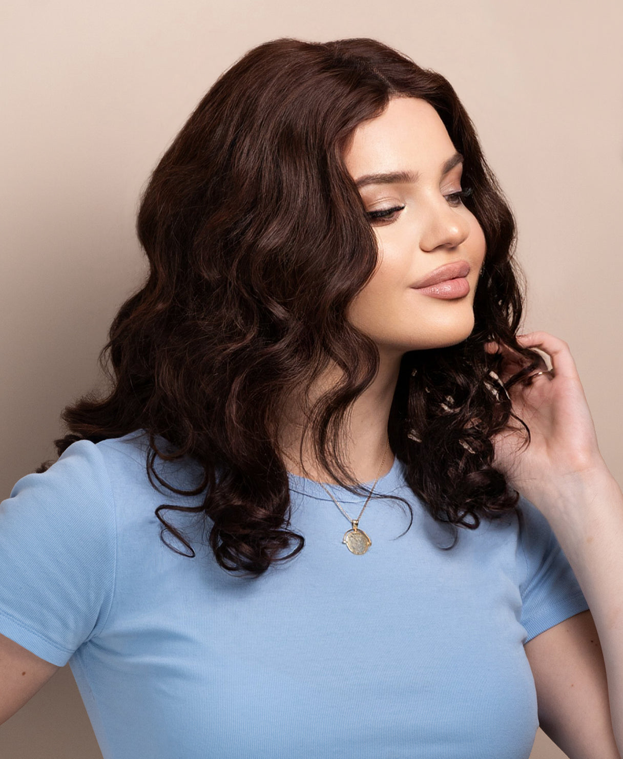 bouncy curls human wig - 16" medium brown.