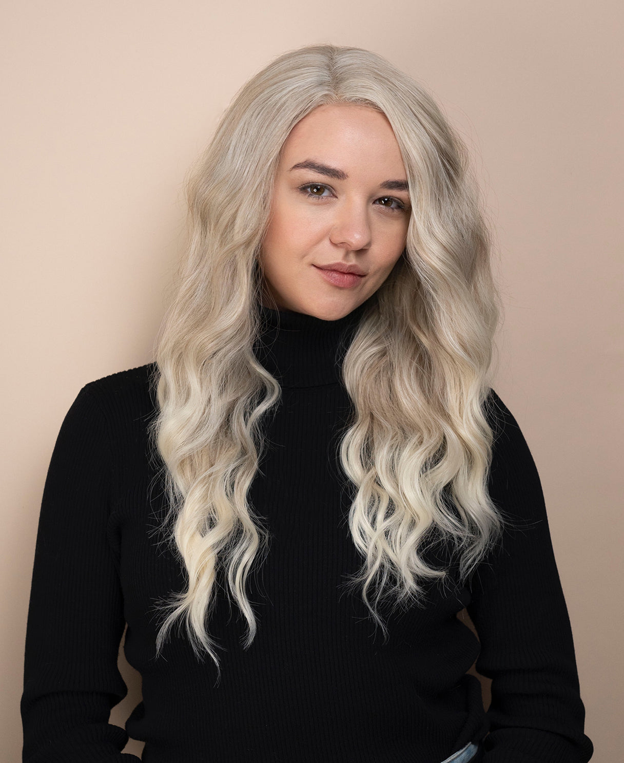 vegan fiber wig - 24" wavy scandinavian balayage.
