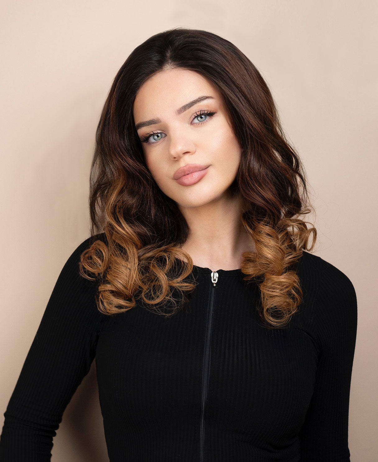 lace front wavy human wig - 18" brown melt.