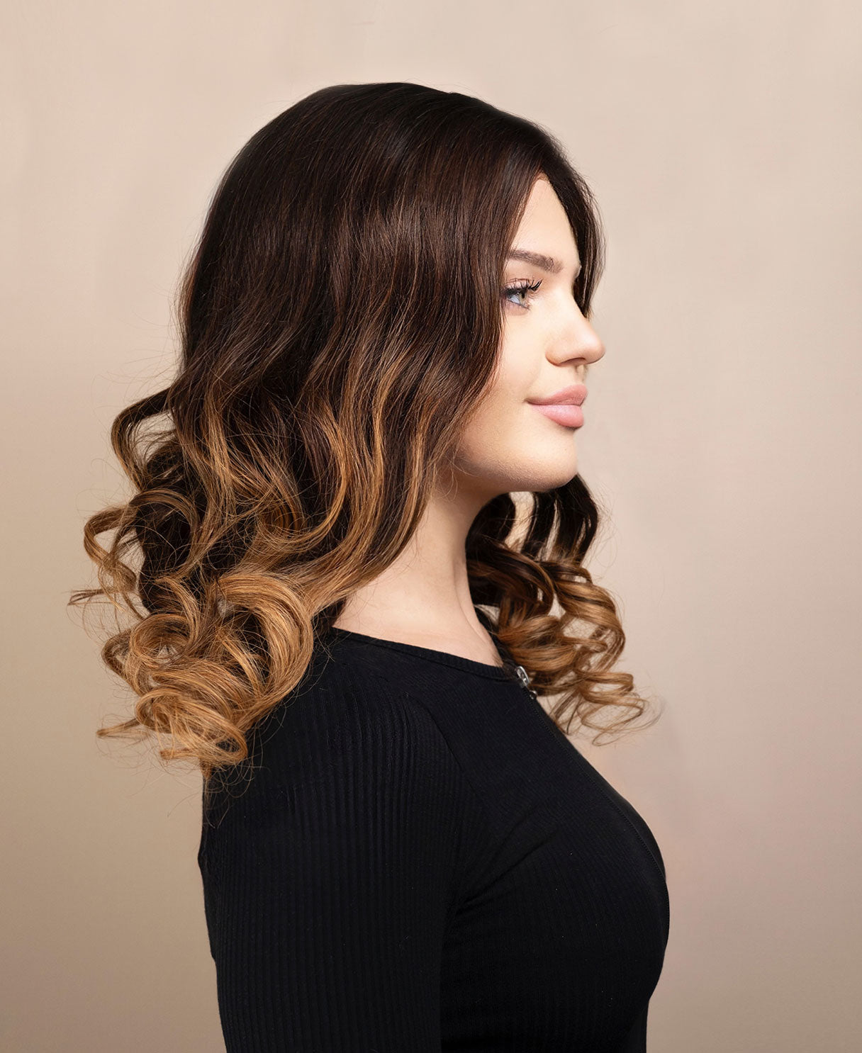 lace front wavy human wig - 18" brown melt.