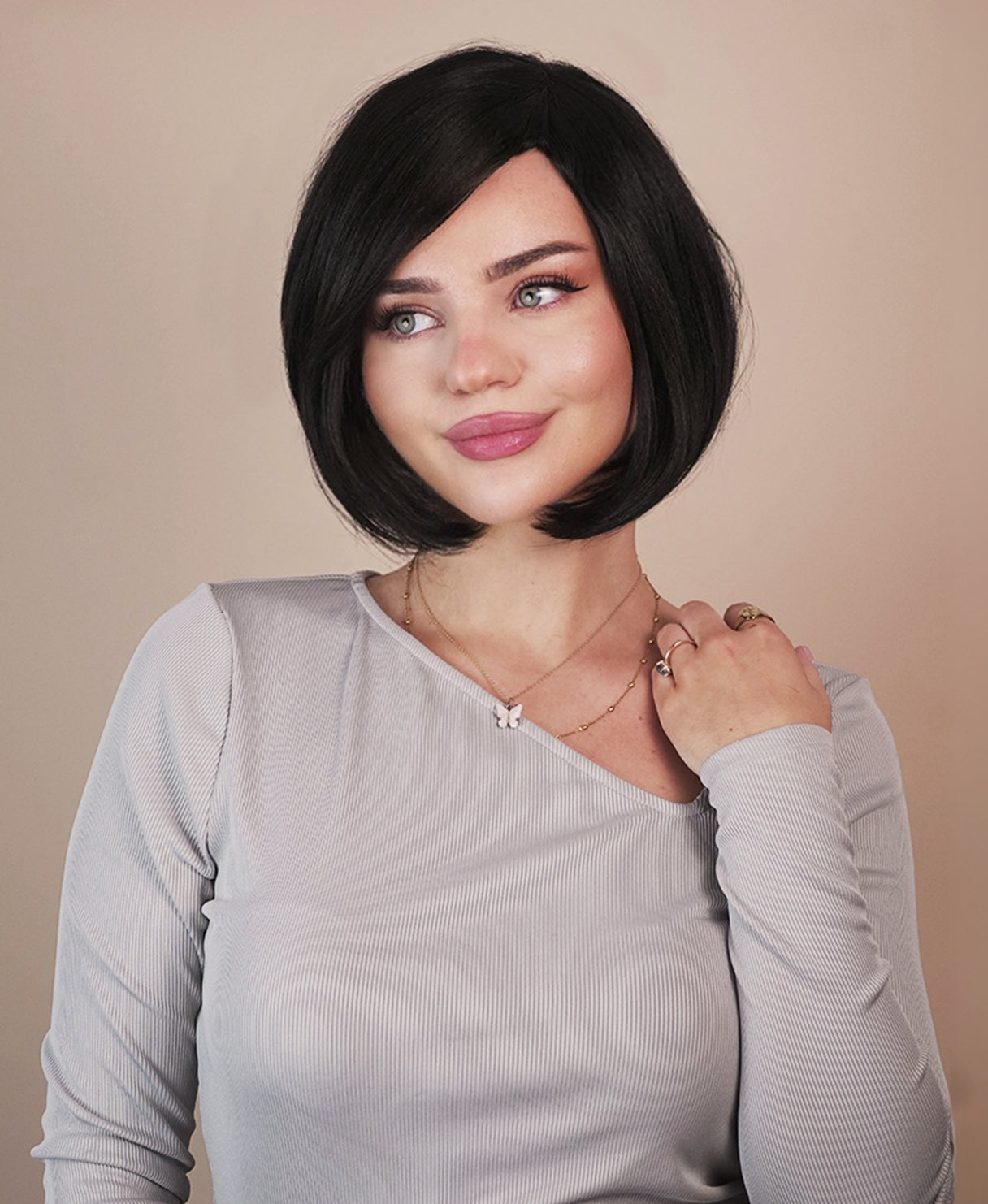 vegan fiber bob with side bangs wig - 10" black.