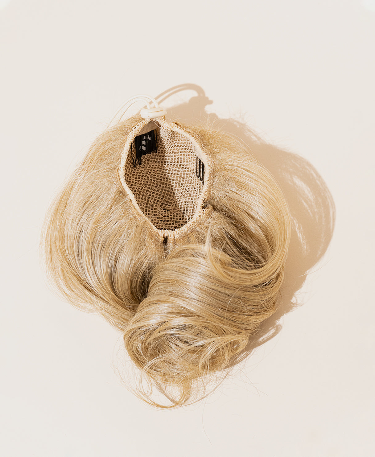 vegan fiber messy bun - honey blonde.