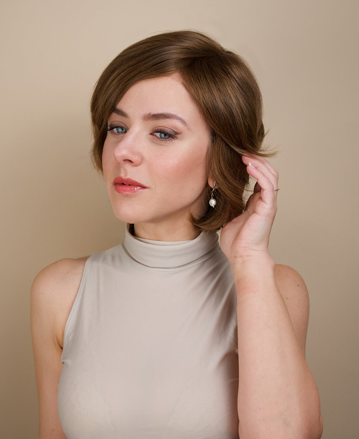 european virgin hair wig - 6" light brown.