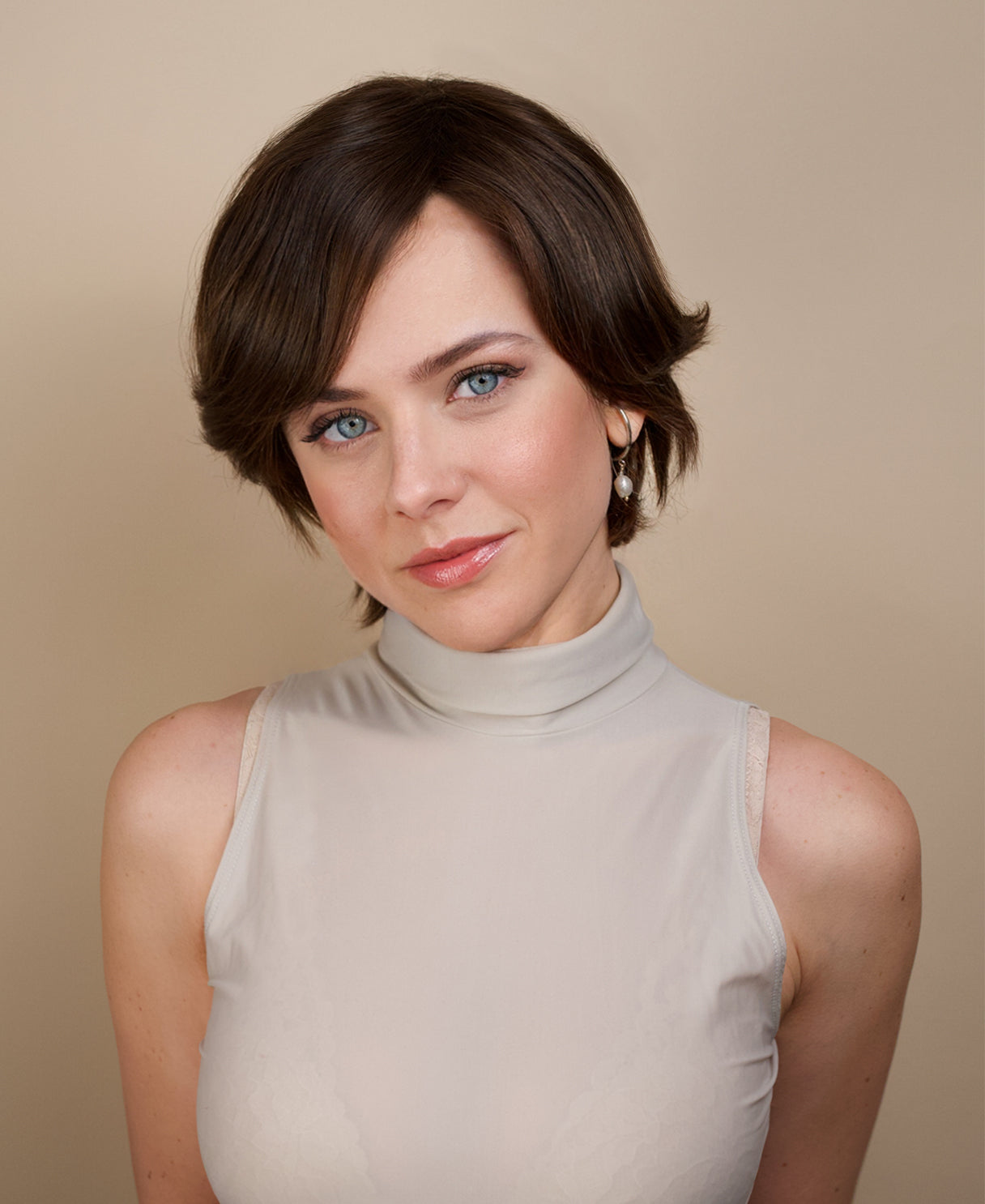 european virgin hair wig - 6" medium brown.