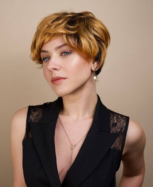 short wedge human wig - 4" rooted strawberry blonde.
