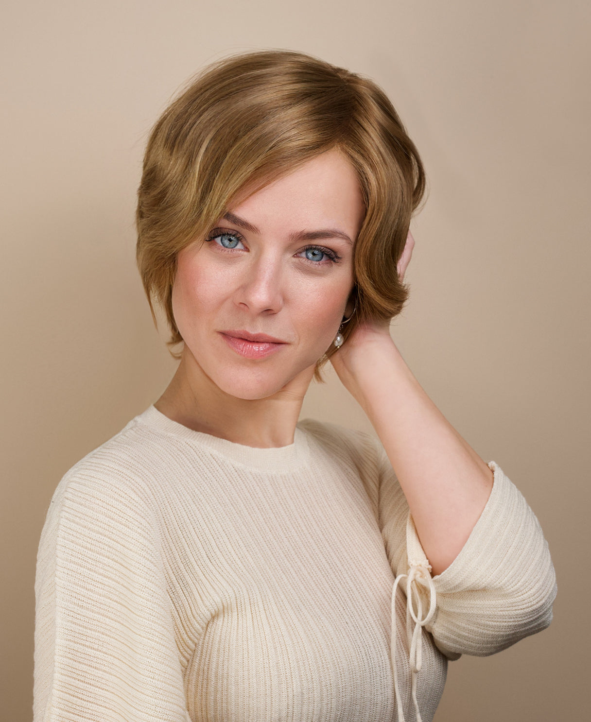 european virgin hair wig - 6" medium blonde.