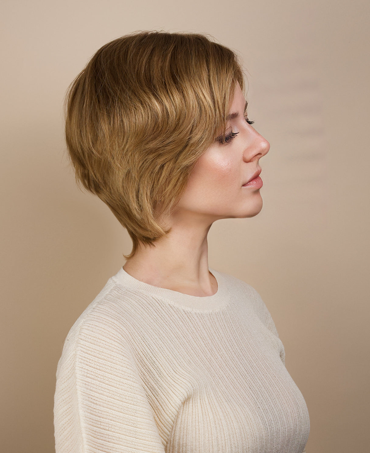 european virgin hair wig - 6" medium blonde.