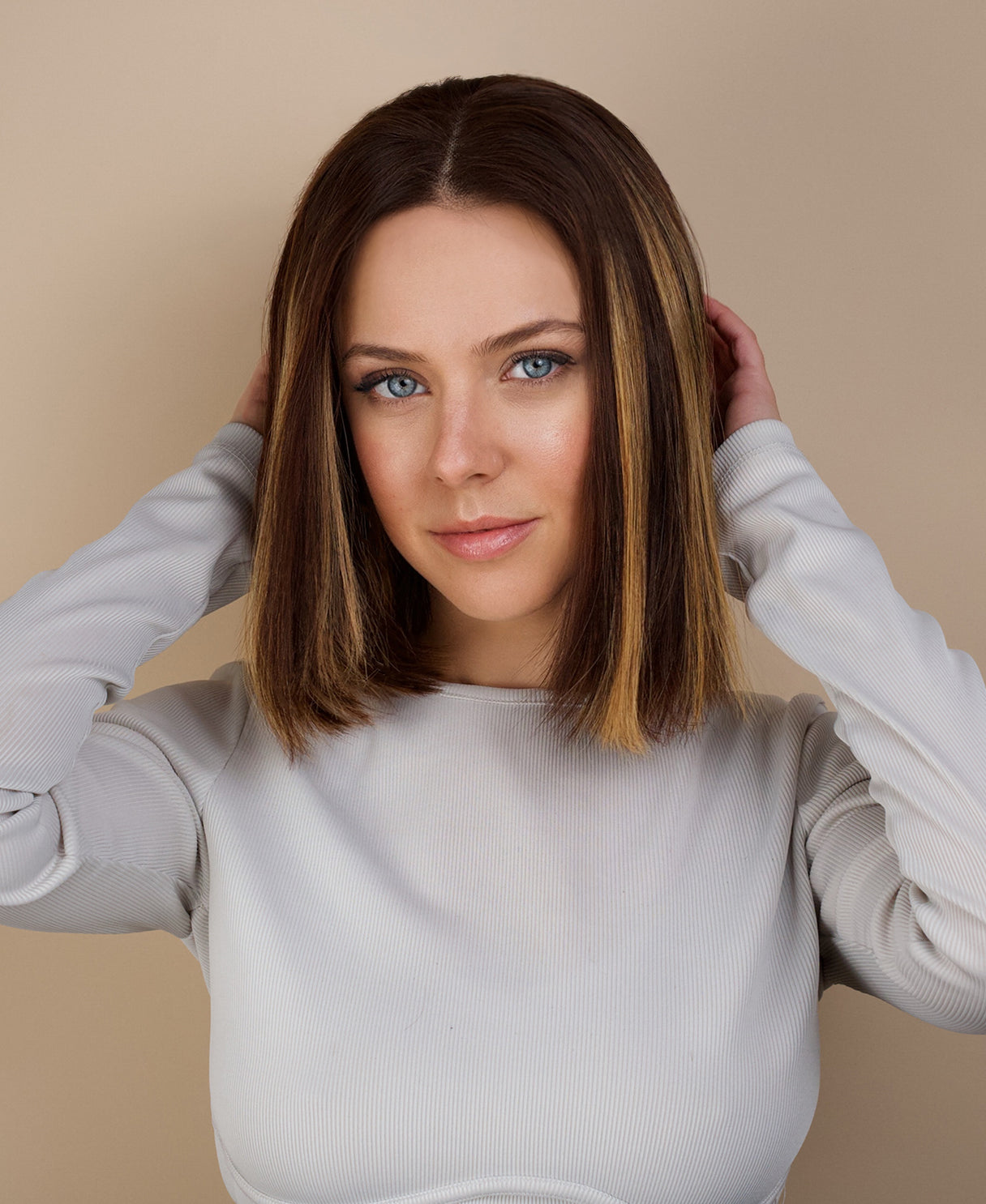 lace front bob human wig - 10" rooted beige highlights.