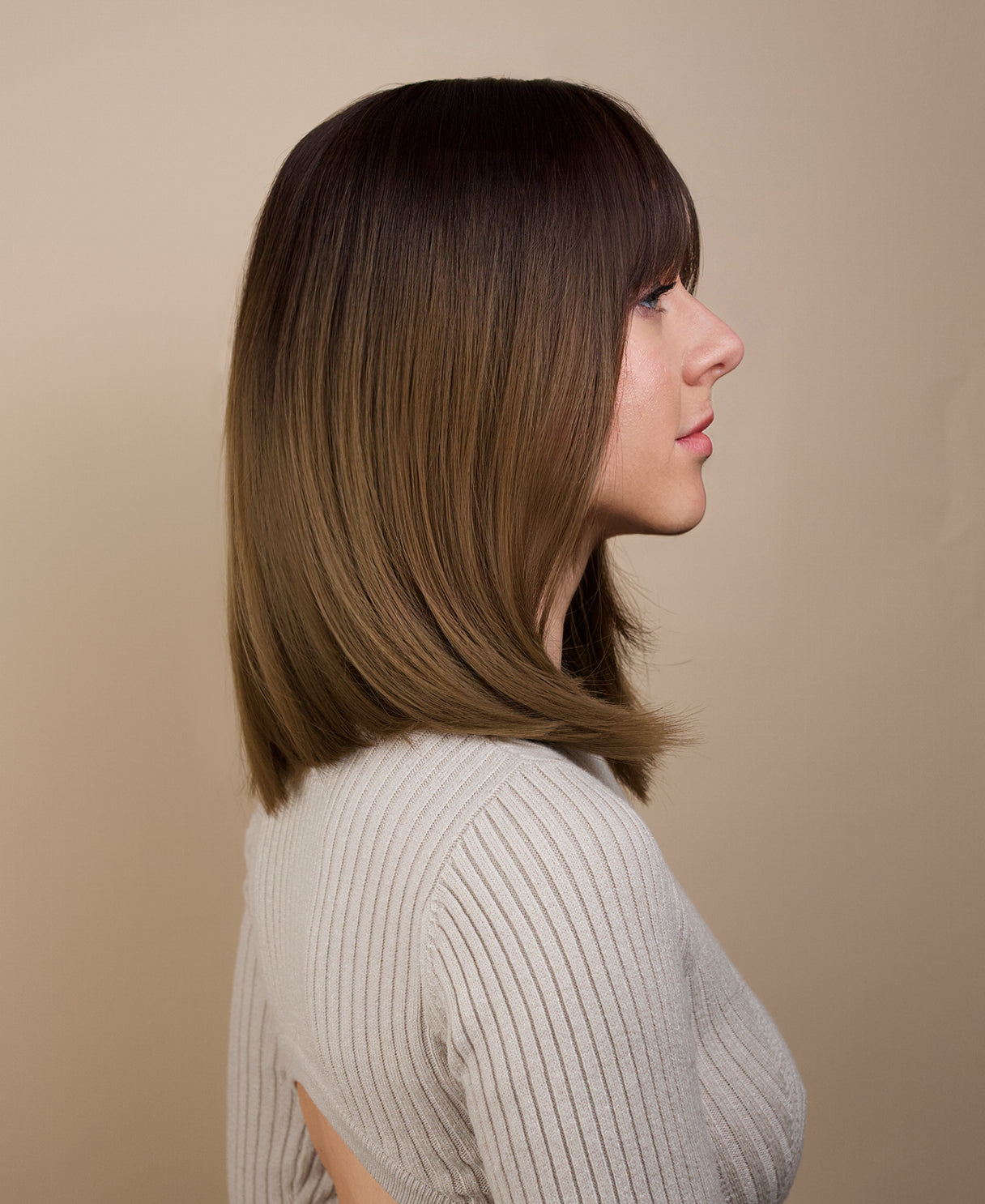 vegan fiber wig - 16" brown melt with fringe.