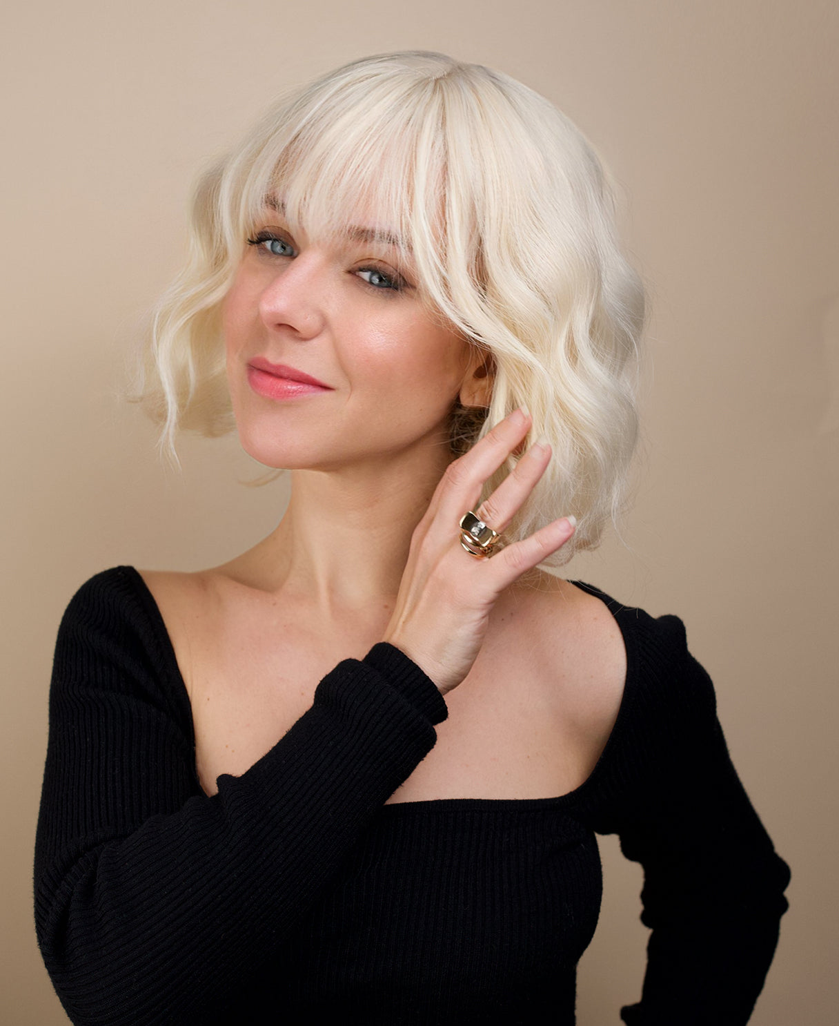 vegan fiber wig - 10" white blonde with fringe.