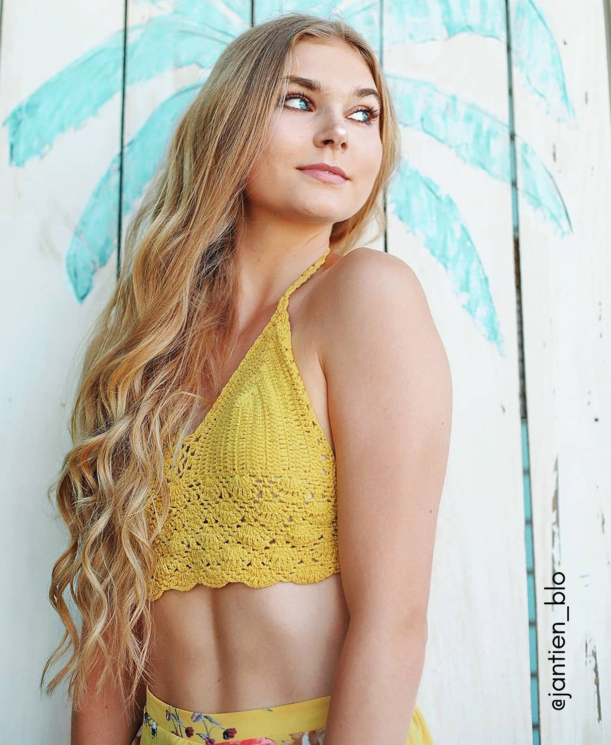 tape-in hair extensions medium blonde.