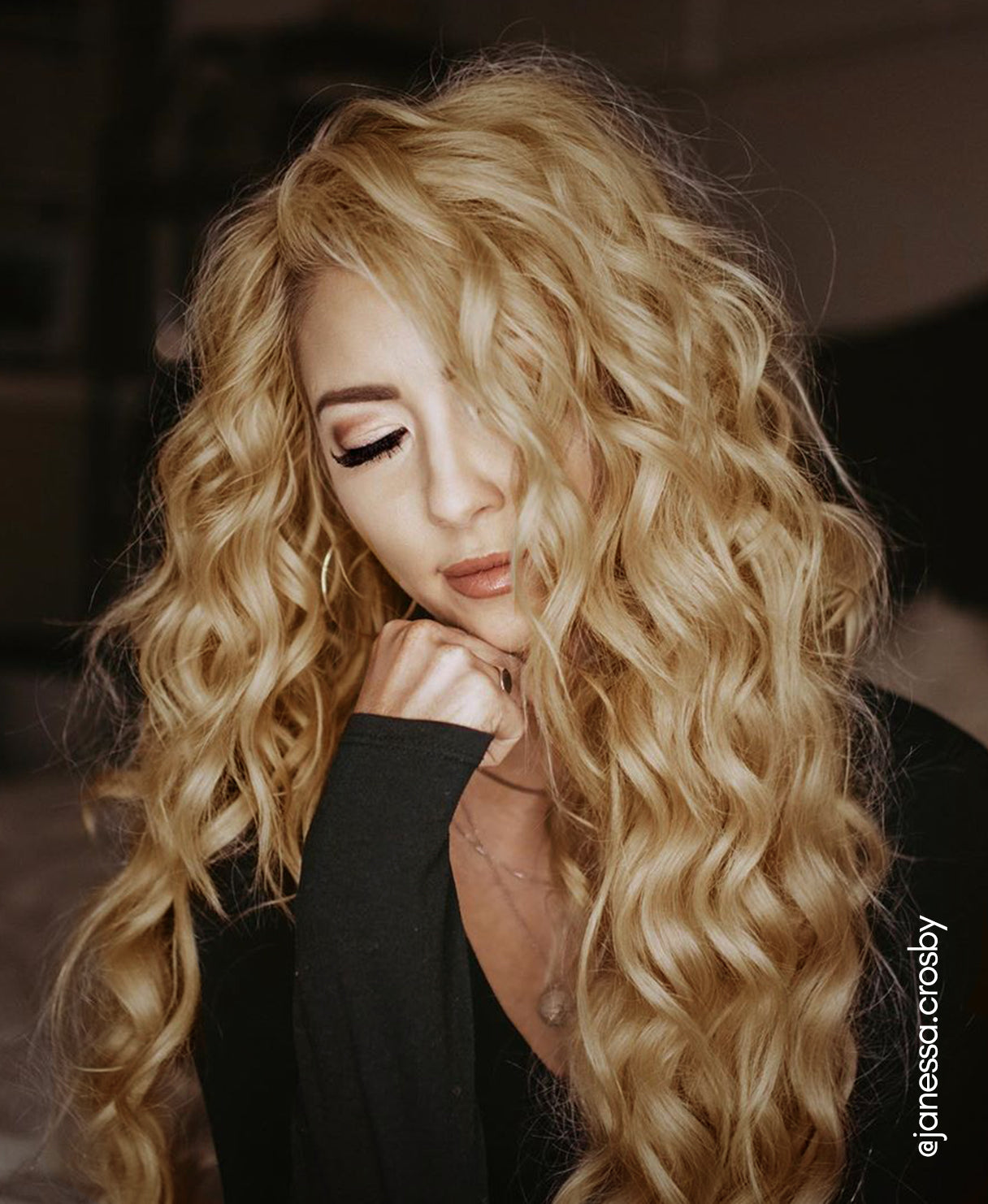 curly tape-in hair extensions medium blonde.