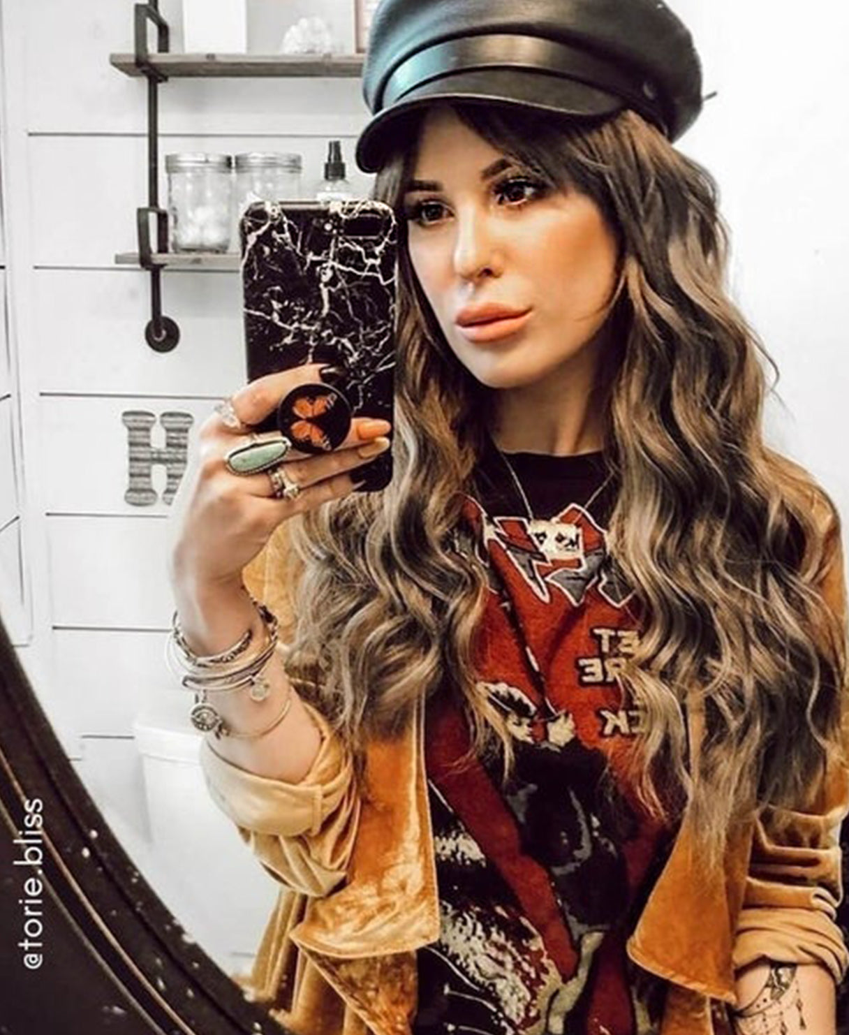 clip-in volumizer ash blonde.